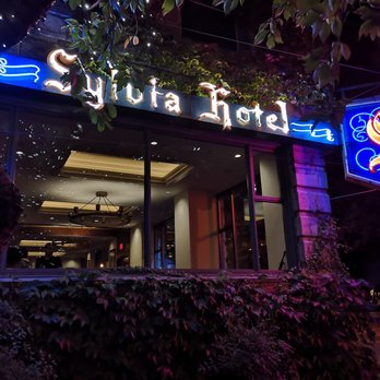 Sylvia's Restaurant and Lounge - Iconic sign - Canadian (New) Near Me - Vancouver, British Columbia