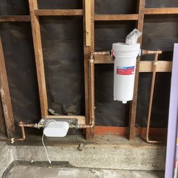 Smart water valve by Grohe and water filter that Chico installed.