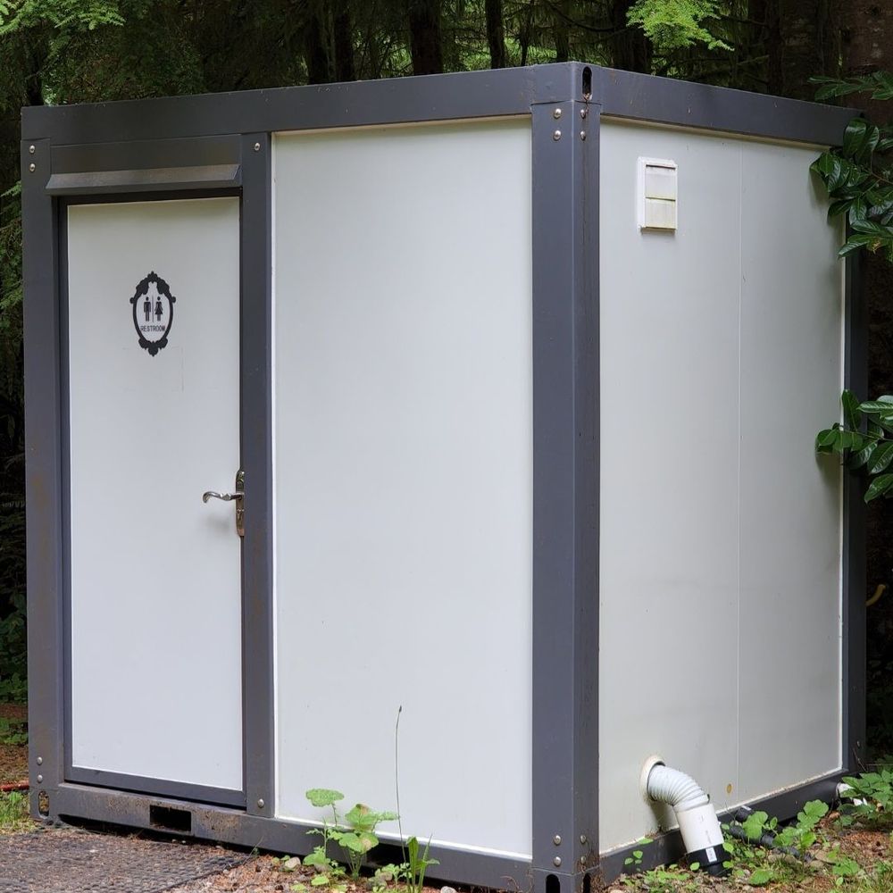 Manitou Lodge B&B - Shared bathroom. Scam. Not "entire place" - Hotels Near Me - Forks, Washington Manitou Lodge B&B - Shared bathroom. Scam. Not "entire place" - Hotels Near Me - Forks, Washington
