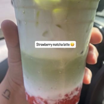 Reni Coffee - Strawberry matcha latte - Coffee & Tea Near Me - Los Angeles, California Reni Coffee - Strawberry matcha latte - Coffee & Tea Near Me - Los Angeles, California