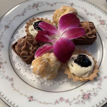 The Mad Hatter - High tea, peanut/tree nut free dessert - Tea Rooms Near Me - Anoka, Minnesota The Mad Hatter - High tea, peanut/tree nut free dessert - Tea Rooms Near Me - Anoka, Minnesota
