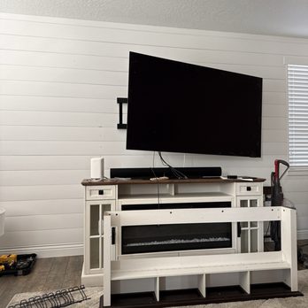 Muscle Moving & Cleaning - They put up our big tv for us! - Movers Near Me - Spokane, Washington Muscle Moving & Cleaning - They put up our big tv for us! - Movers Near Me - Spokane, Washington
