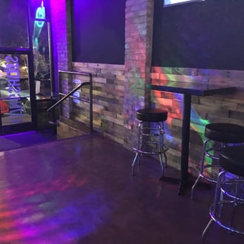 Long Shots - Sports Bars Near Me - Dallas, Texas Long Shots - Sports Bars Near Me - Dallas, Texas