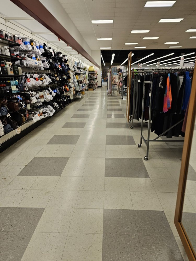 TJ Maxx & HomeGoods Image