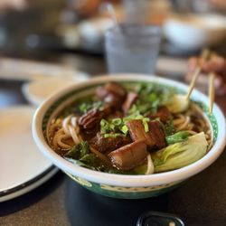 Cate Zone Chinese Cafe - Braised Pork Belly Noodle Soup