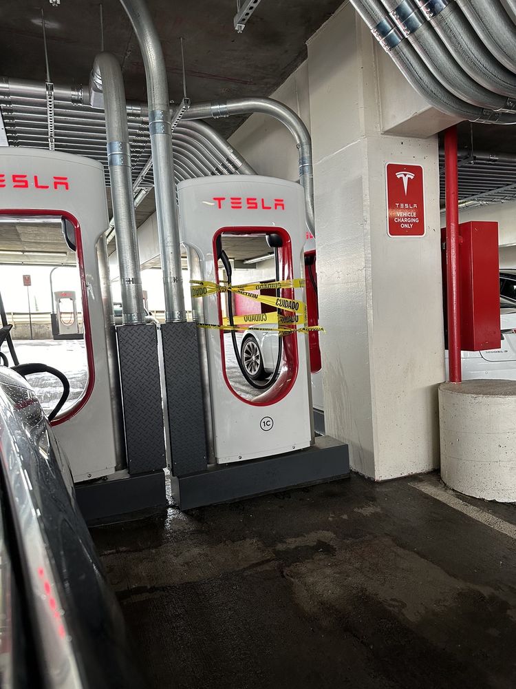 TESLA SUPERCHARGER Updated August 2024 15301 Ventura Blvd, Los Angeles, California EV