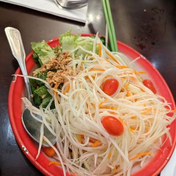 Daisy Mint - Papaya salad (lots of lime, my fav!) - Thai Near Me - Pasadena, California