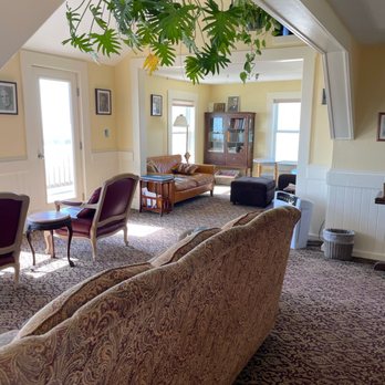 Hotel Sylvia - One of the reading areas - Hotels Near Me - Newport, Oregon Hotel Sylvia - One of the reading areas - Hotels Near Me - Newport, Oregon