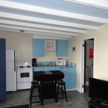 Blue Sky Motel - Photo - Hotels Near Me - Sechelt, British Columbia