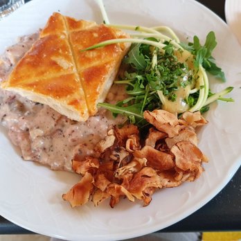 La Fabrique en Ville - Mille-feuille de porchetta Oignons, sauce tartufata - Coffee & Tea Near Me - Brussels, BRU