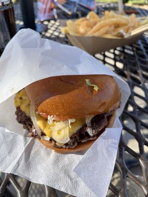 Boo’s Burgers by null