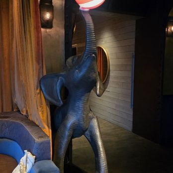 Magic Hour Rooftop Bar & Lounge - Lounges Near Me - New York, New York