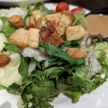 Avicolli's Restaurant - Salad - Pizza Near Me - Liverpool, New York