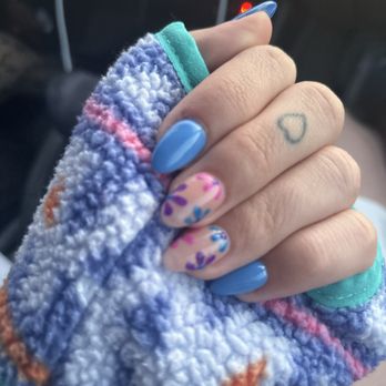 Celina Nails & Spa - Nail Salons Near Me - Brookfield, Wisconsin