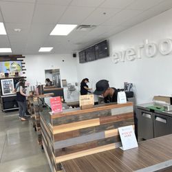 Yelp Elite Experience: Everbowl Bakersfield - Clean and spacious