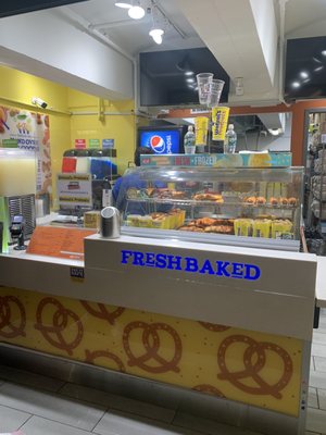 WETZEL’S PRETZELS - Updated September 2024 - 16 Photos - 1000 8th Ave, New York, New York