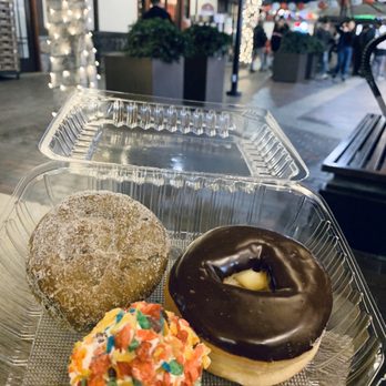 Cafe Dulce - Green tea, chocolate filled and a fruity pebbles donut. - Coffee & Tea Near Me - Los Angeles, California Cafe Dulce - Green tea, chocolate filled and a fruity pebbles donut. - Coffee & Tea Near Me - Los Angeles, California