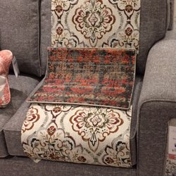 La-Z-Boy Furniture Galleries - A bit nervous about such a bold print; it helps to see it 'for real' as well as their digital renderings