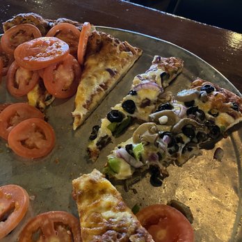 Joey's Pizza - Pulled off cold tomato to find burnt plain & cold veggies - Pizza Near Me - Springfield, Oregon