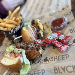 Black Sheep - Bacon My Heart, sea salt fries, chipotle ketchup