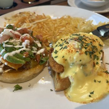 Broken Yolk Cafe - Sope & Chicken and waffle Benedict - Breakfast & Brunch Near Me - Santee, California