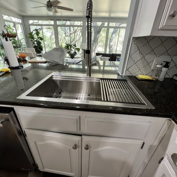 RMD Contractors - Sink replacement (before) - Electricians Near Me - Hutto, Texas RMD Contractors - Sink replacement (before) - Electricians Near Me - Hutto, Texas