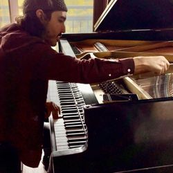 Tuning the old old piano from the past