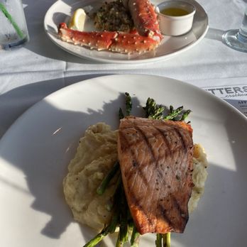 Cutters Crabhouse - King crab and salmon - Seafood Near Me - Seattle, Washington Cutters Crabhouse - King crab and salmon - Seafood Near Me - Seattle, Washington