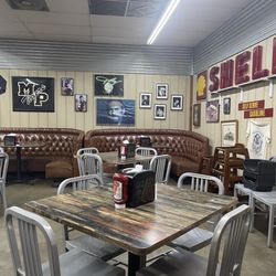 Mt Pleasant Burgers & Fries - Inside