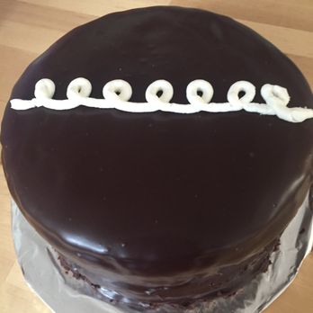 Kat's Cupcakes - gluten free vegan hostess cake.. with filling! available in both cake and cupcakes - Cupcakes Near Me