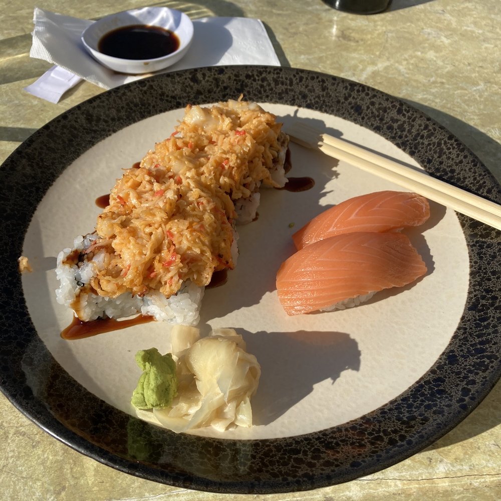 Kai Sushi - South Loop - Dynamite and smoked salmon sushi - Sushi Bars Near Me - Chicago, Illinois Kai Sushi - South Loop - Dynamite and smoked salmon sushi - Sushi Bars Near Me - Chicago, Illinois