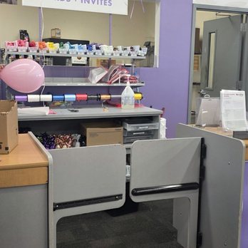 Staples - Shipping Centers Near Me - Westbury, New York