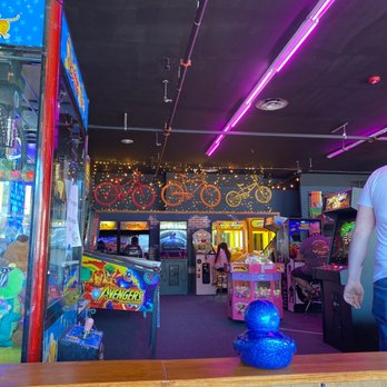 Gizmo's Retrocade & Eatery - Arcade games - Fast Food Near Me - Astoria, Oregon Gizmo's Retrocade & Eatery - Arcade games - Fast Food Near Me - Astoria, Oregon