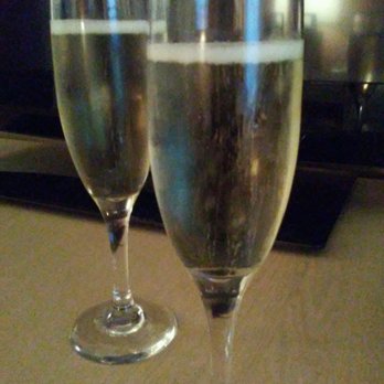 21c Museum Hotel Cincinnati - Champagne #10YearAnniversary - Hotels Near Me - Cincinnati, Ohio 21c Museum Hotel Cincinnati - Champagne #10YearAnniversary - Hotels Near Me - Cincinnati, Ohio