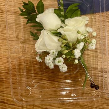 Flowers & Such - Boutonnière - Florists Near Me - Maryville, Tennessee