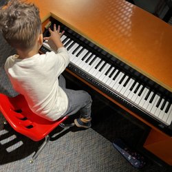 Science Spectrum - Tickling the ivories at the Science Spectrum.