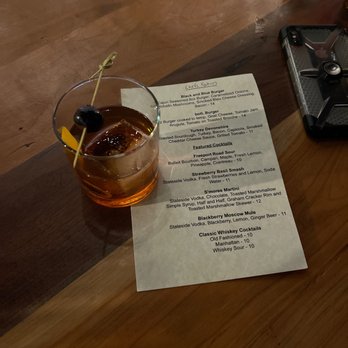 botL - Cocktail Bars Near Me - New Kensington, Pennsylvania