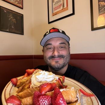 Eat'n Park Restaurant - American Near Me - Burbank, California