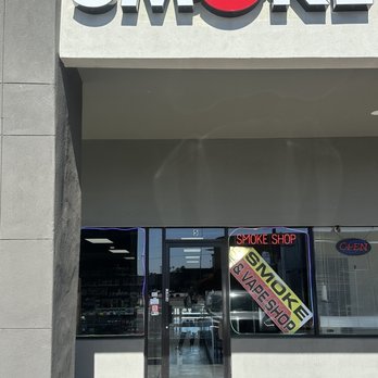 Cream Smoke & Vape Shop - Cream Smoke Shop Entrance - Vape Shops Near Me - Mesa, Arizona