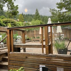 Deep Cove Caf/EH - Beautiful back patio