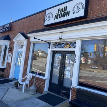 The Full Moon Oyster Bar - Seafood Near Me - Jamestown, North Carolina