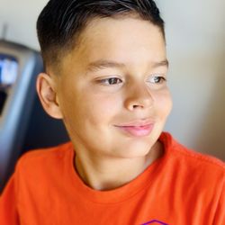 Lee Barber Shop - Haircut
