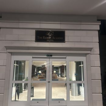 The Riding Academy Hotel - nice entrance - Hotels Near Me - Ocala, Florida