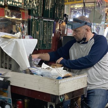El Sol Jewelry - Assib repairing my chain! I love El Sol! - Jewelry Near Me - Los Angeles, California El Sol Jewelry - Assib repairing my chain! I love El Sol! - Jewelry Near Me - Los Angeles, California