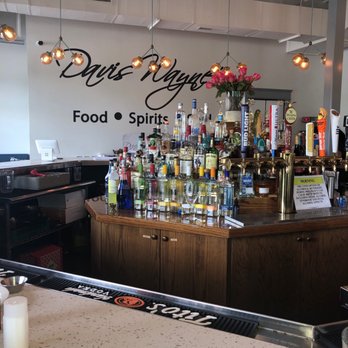 Davis Wayne's - Bar area - Soul Food Near Me - Ooltewah, Tennessee