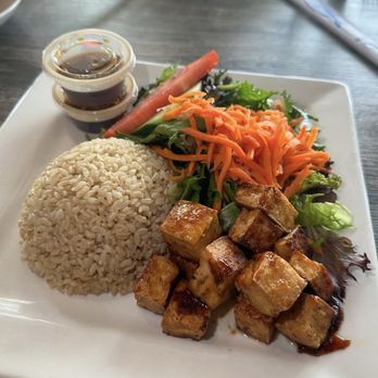 DUA Vietnamese Noodle Soup - Lemongrass Tofu with brown rice - Poke Near Me - Atlanta, Georgia