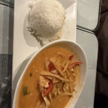 The Basil Leaf Sushi & Thai - 20. Red Curry / Kaeng Deang with chicken - Sushi Bars Near Me - High Point, North Carolina