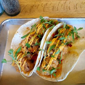 Avenue American Bistro - Sports Bars Near Me - Wayne, Michigan