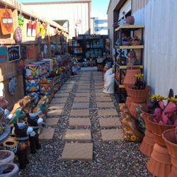 La Casita de Barro imports
