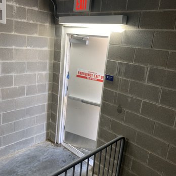 Public Storage - Dangerous situation just waiting to happen....door left open for anyone to get in. - Self Storage Near Me - Pasadena, Texas Public Storage - Dangerous situation just waiting to happen....door left open for anyone to get in. - Self Storage Near Me - Pasadena, Texas